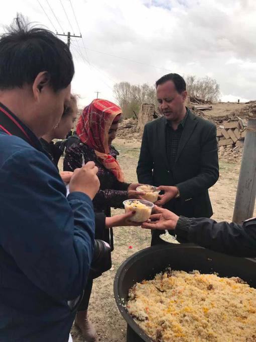 Serving hot meals in the disaster zone