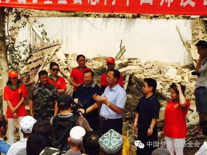 With the rescue team at a collapsed building