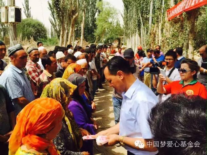 Aid handed out household by household